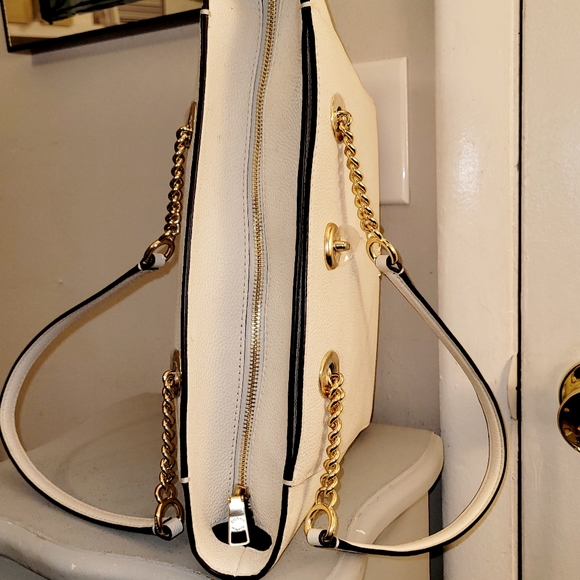 Coach Turn lock chain tote 27 NWOT attached - Picture 9 of 16